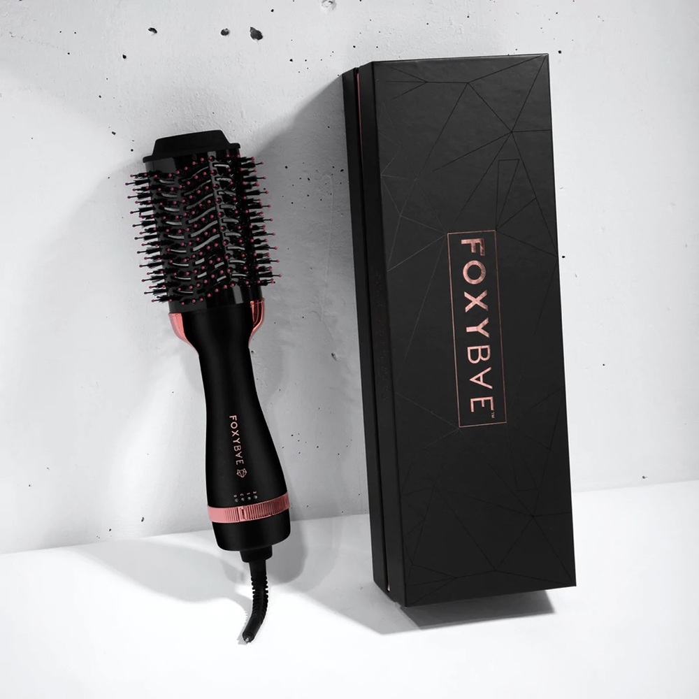 🌸FOXYBAE ROSE GOLD BLOWOUT DRYER BRUSH🌸